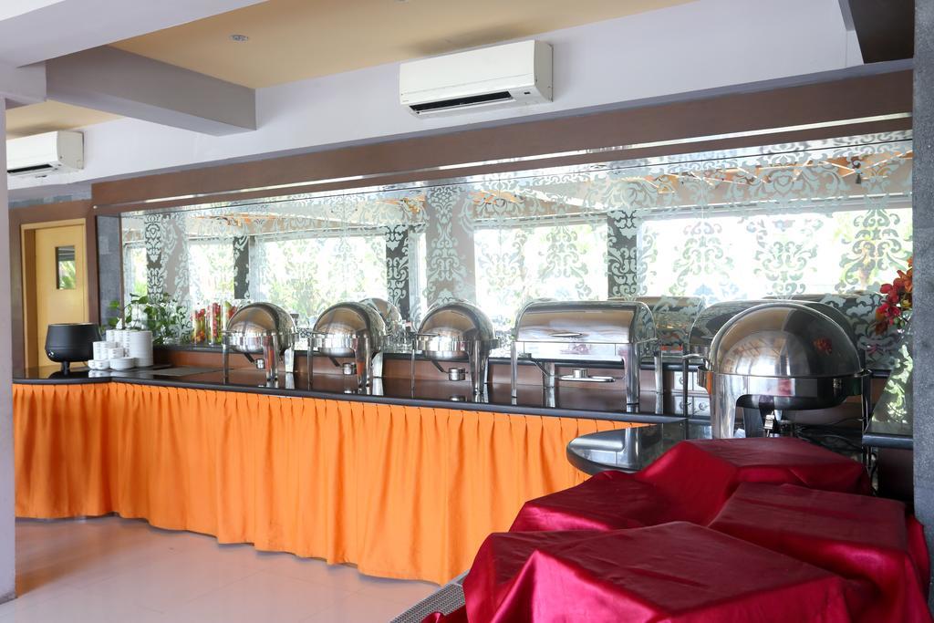 Zen Rooms Legian Dewi Sri Кута Екстериор снимка